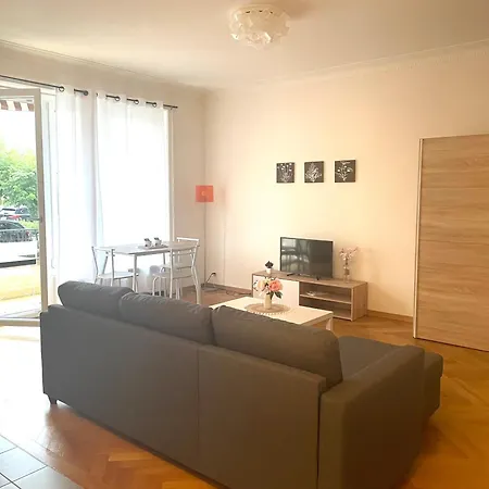 Apartamento Fully Furnished Down Town- 5 Minutes From Train Station